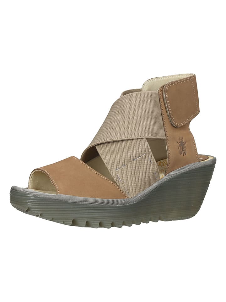 Fly London Skórzane sandały w kolorze jasnobrązowo-beżowym na koturnie rozmiar: 40