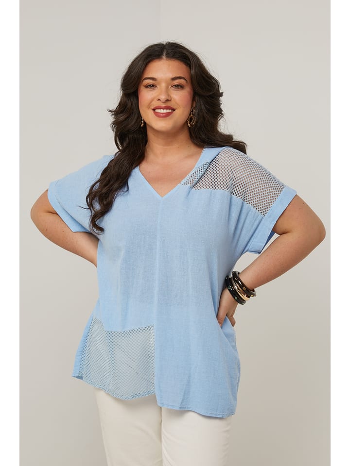 Curvy Lady Bluzka w kolorze błękitnym rozmiar: 44/46