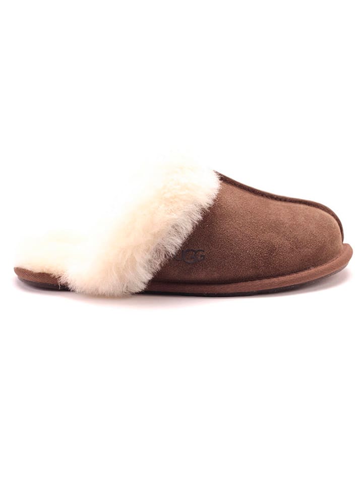 UGG Kapcie "Scuffette II" w kolorze brązowym ze skóry jagnięcej rozmiar: 39