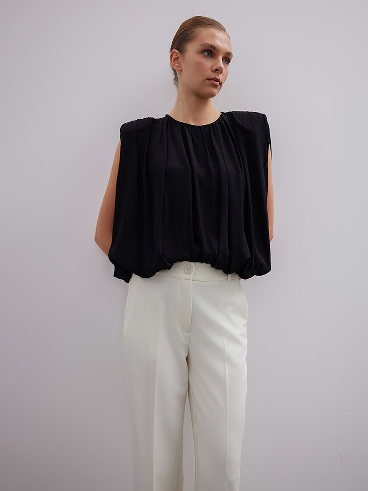 BGN Bluzka w kolorze czarnym rozmiar: 40