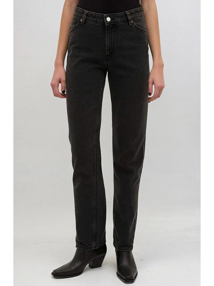 Monki Dżinsy - Regular fit - w kolorze czarnym rozmiar: W28