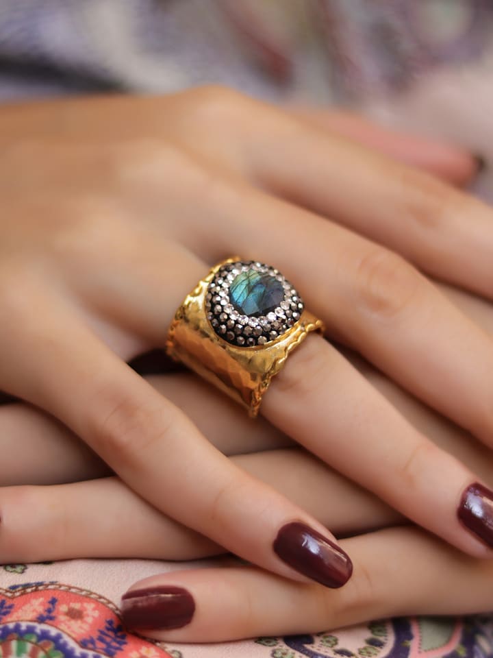 L'Atelier de Gaia Pozłacany pierścionek z labradorytem rozmiar: onesize