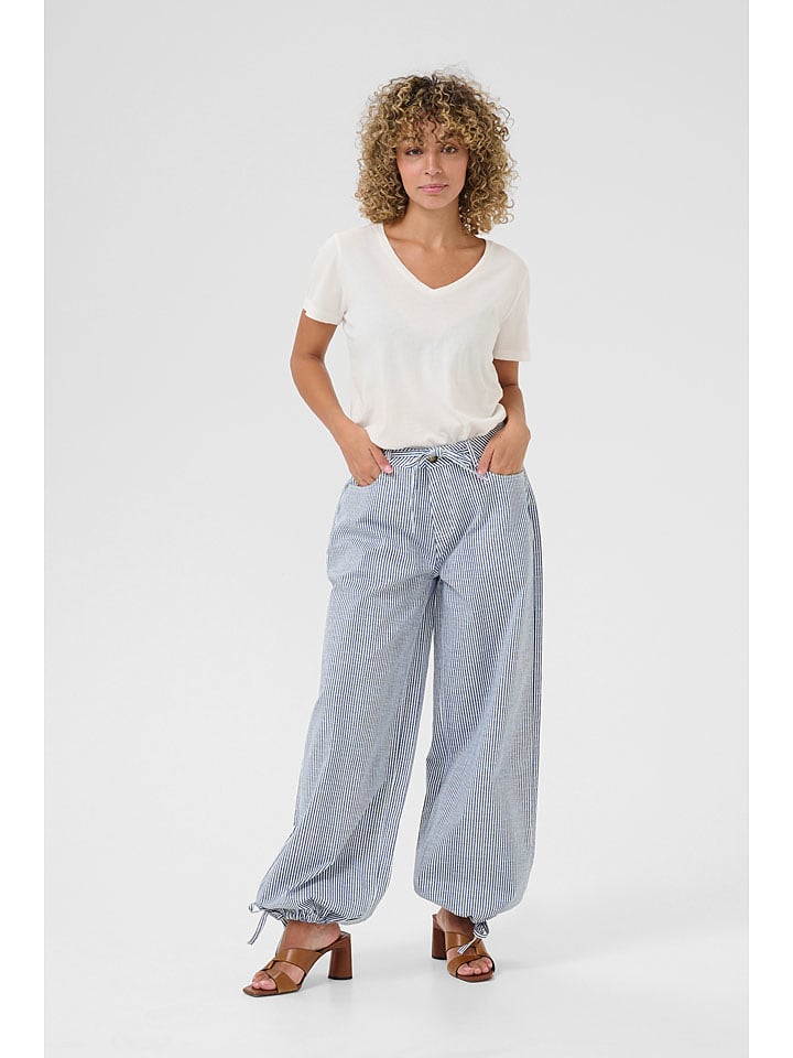 Cream Spodnie "Berta" - Relaxed fit - w kolorze błękitnym rozmiar: W31/L32