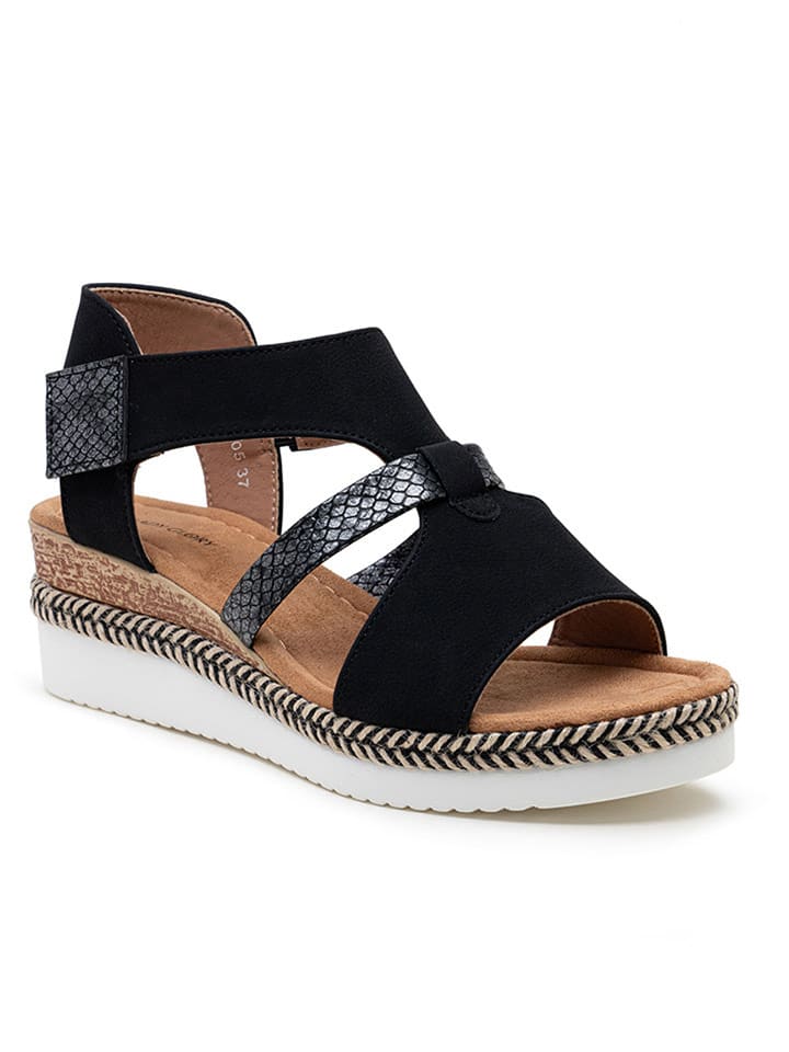 Foreverfolie Sandały w kolorze czarnym na koturnie rozmiar: 38