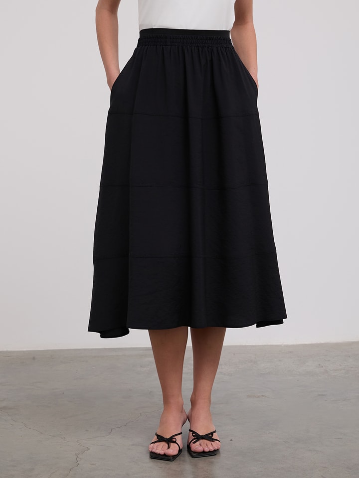 BGN Spódnica w kolorze czarnym rozmiar: 36