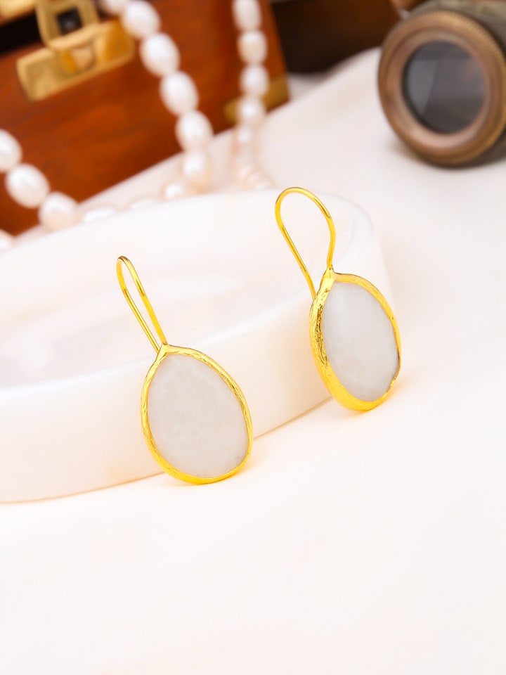 L'Atelier de Gaia Pozłacane kolczyki z kamieniem księżycowym rozmiar: onesize