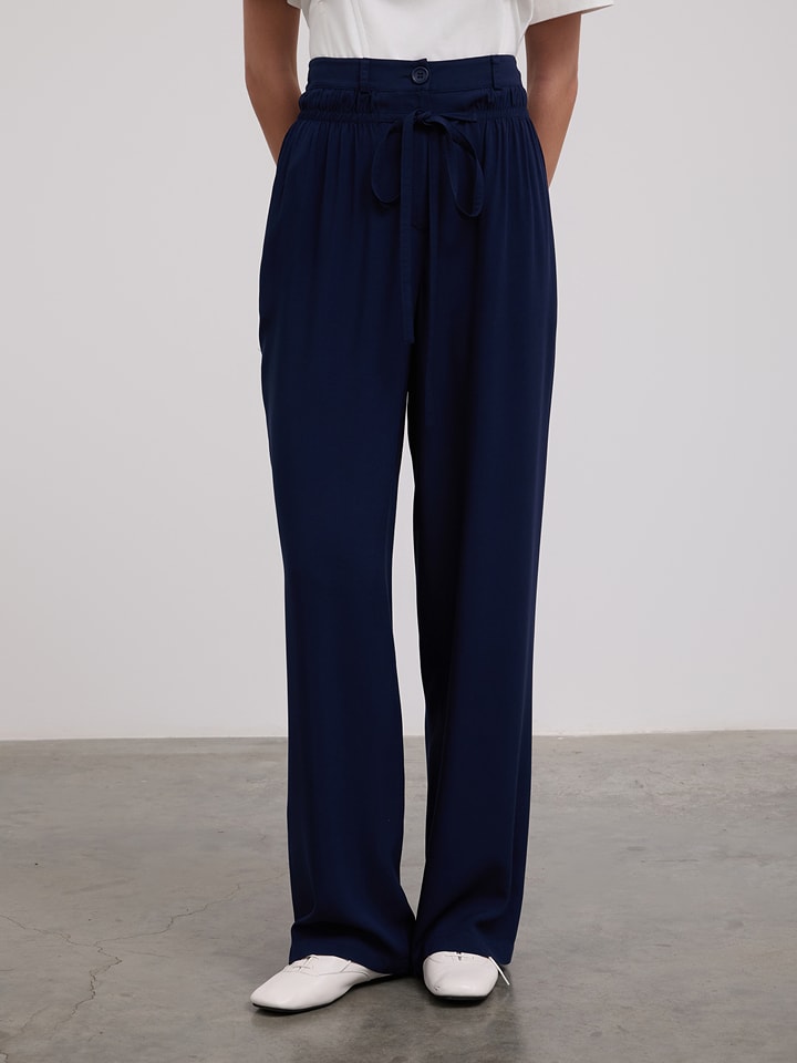 BGN Spodnie w kolorze granatowym rozmiar: 40