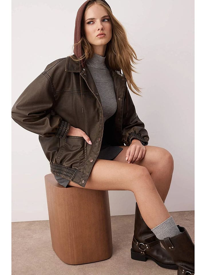 trendyol Kurtka w kolorze ciemnobrązowym ze skóry syntetycznej rozmiar: M