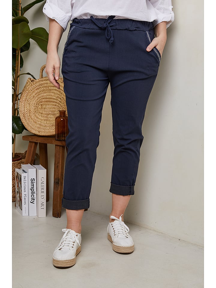 Curvy Lady Spodnie w kolorze granatowym rozmiar: 48/50