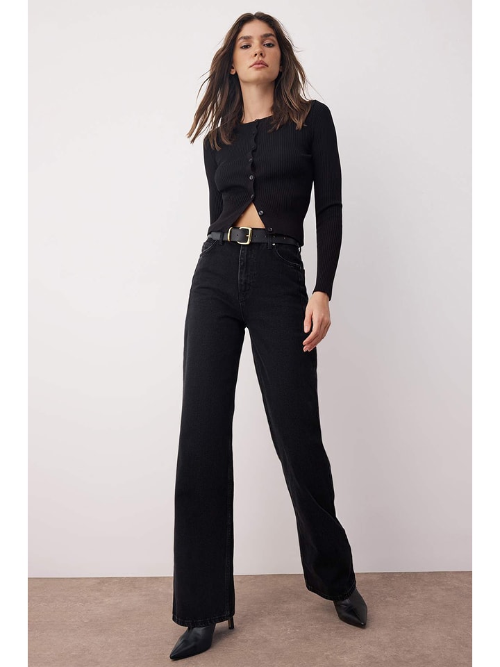 trendyol Dżinsy - Comfort fit - w kolorze czarnym rozmiar: 36