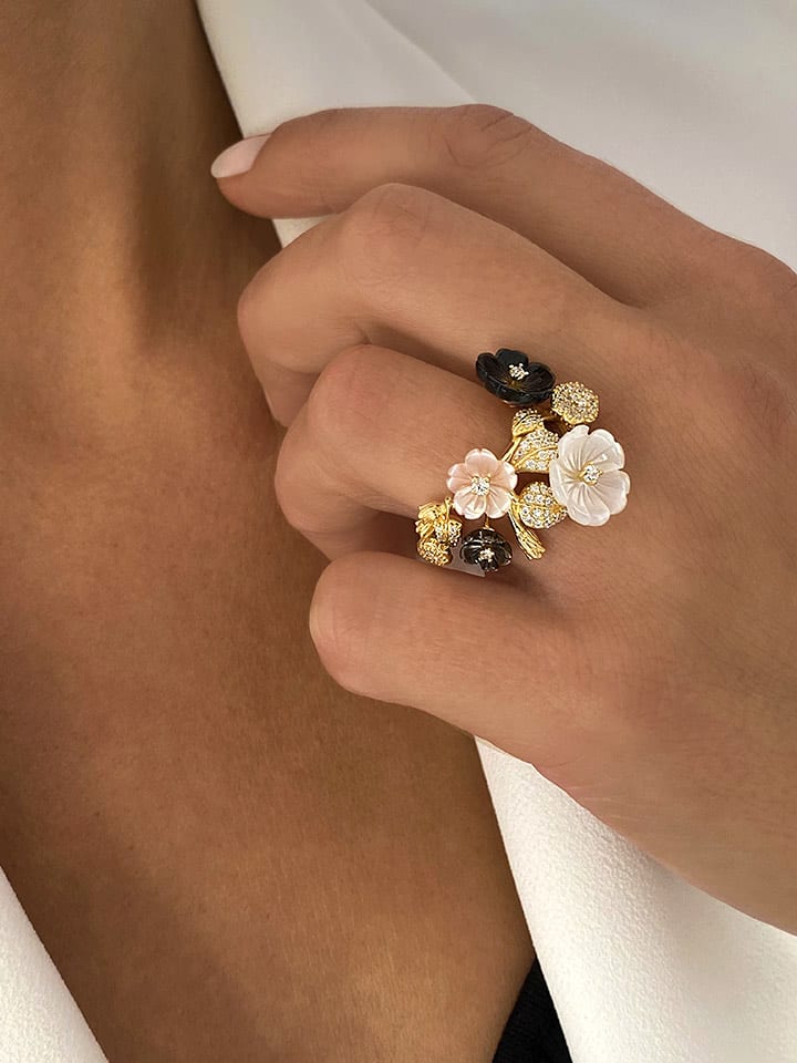 Les Petites Précieuses Pozłacany pierścionek z masą perłową i cyrkoniami rozmiar: 52