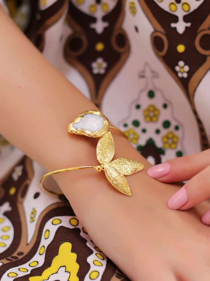 L'Atelier de Gaia Pozłacana bransoletka z perłą rozmiar: onesize