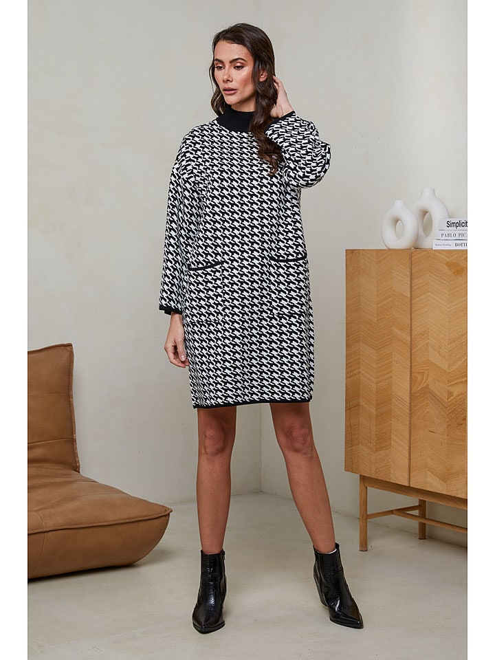 Soft Cashmere Sukienka dzianinowa w kolorze czarno-białym rozmiar: 34/36