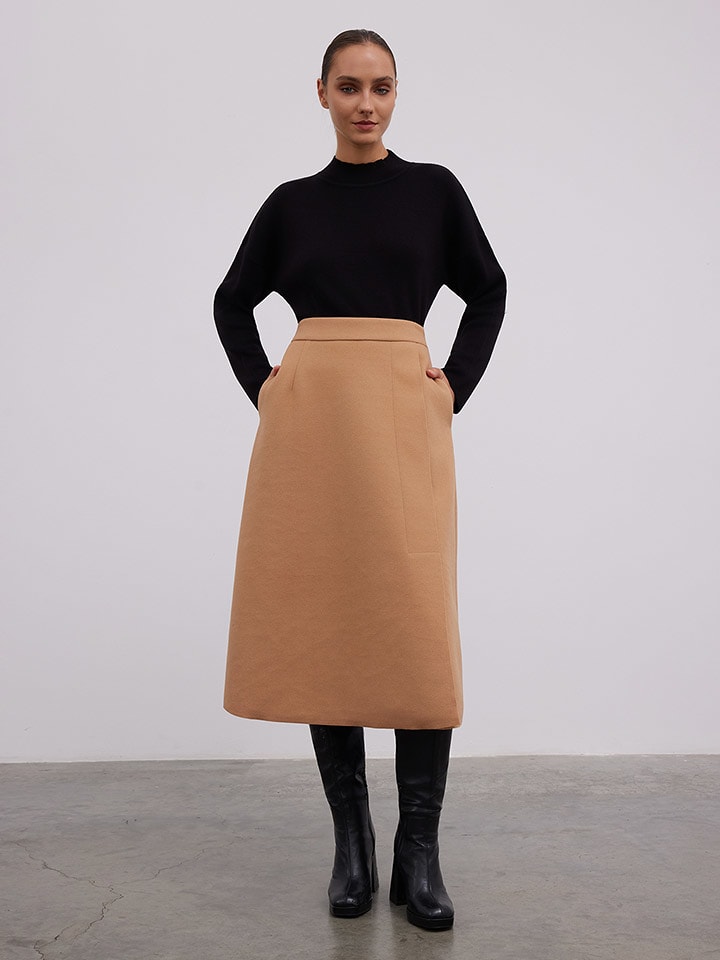 BGN Spódnica w kolorze jasnobrązowym rozmiar: 34