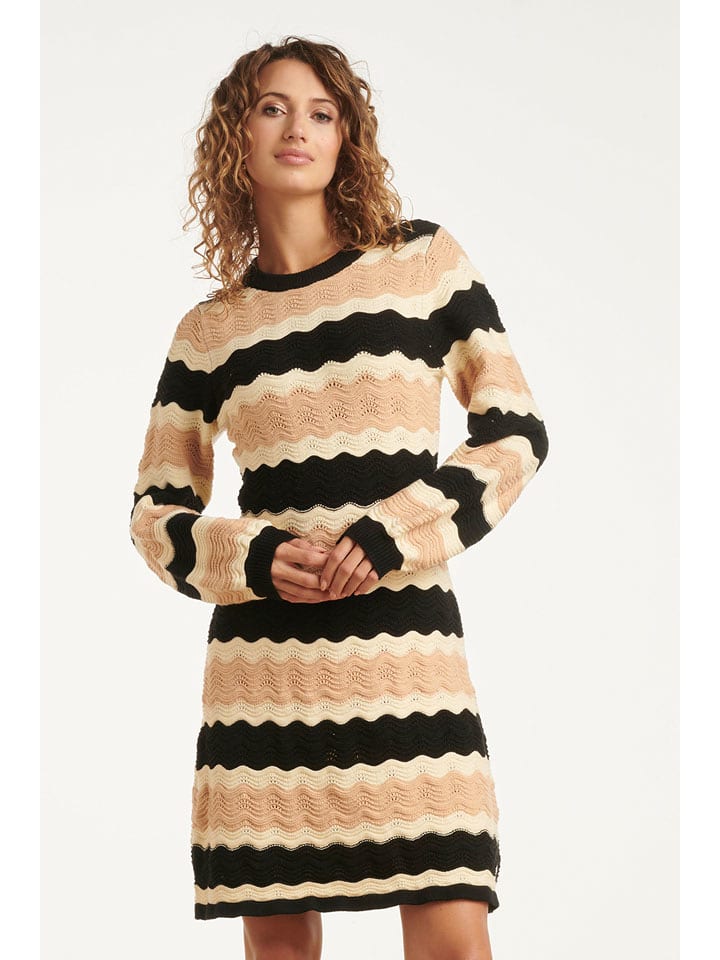 Smashed Lemon Sukienka dzianinowa w kolorze beżowym rozmiar: L