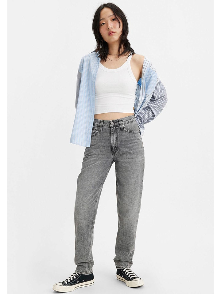 Levi´s Dżinsy "80S" - Mom fit - w kolorze jasnoszarym rozmiar: W26/28