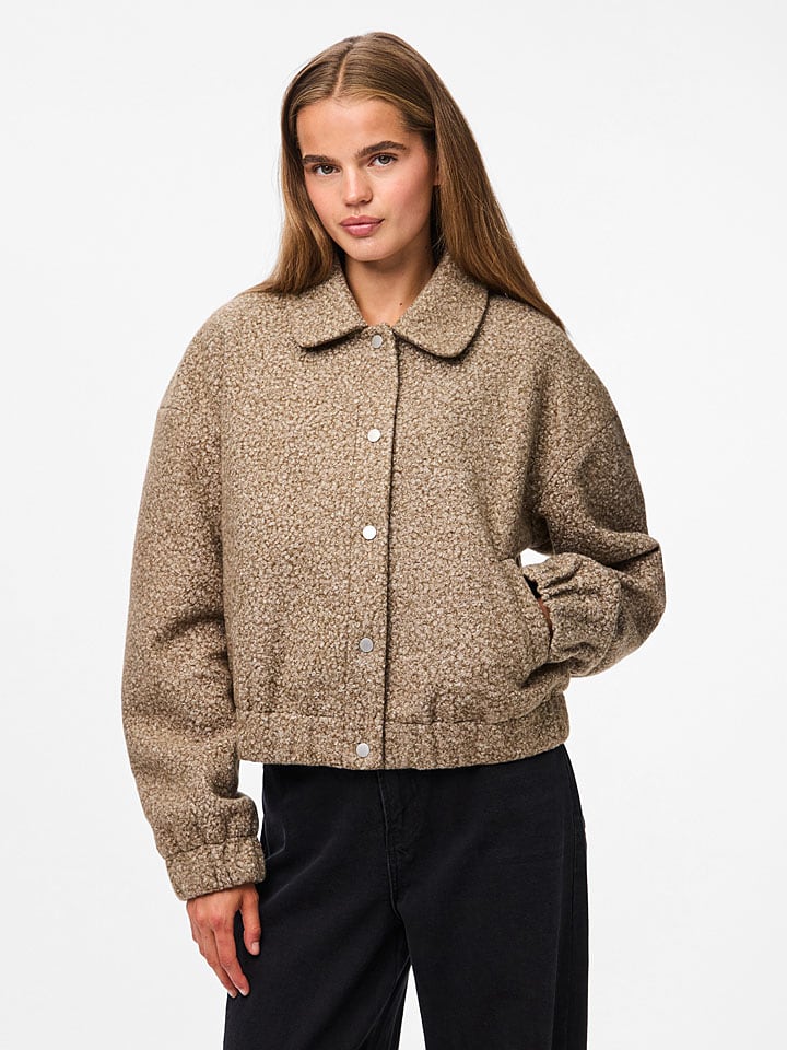 Pieces Kurtka pluszowa "Pcnadia" w kolorze karmelowym rozmiar: S