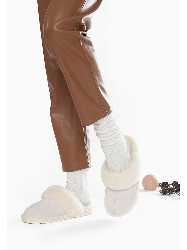 Gooce Wełniane kapcie "Emeline" w kolorze białym rozmiar: 36