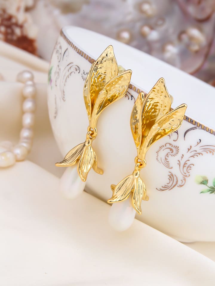 L'Atelier de Gaia Pozłacane kolczyki-wkrętki z perłami rozmiar: onesize