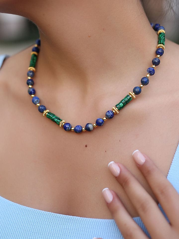 Pierres de Jade Pozłacany naszyjnik z elementami ozdobnymi - dł. 45 cm rozmiar: onesize