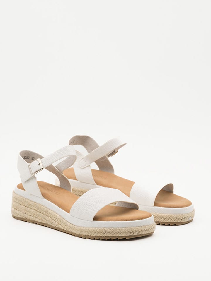 Belucci Sandały w kolorze białym na koturnie rozmiar: 38