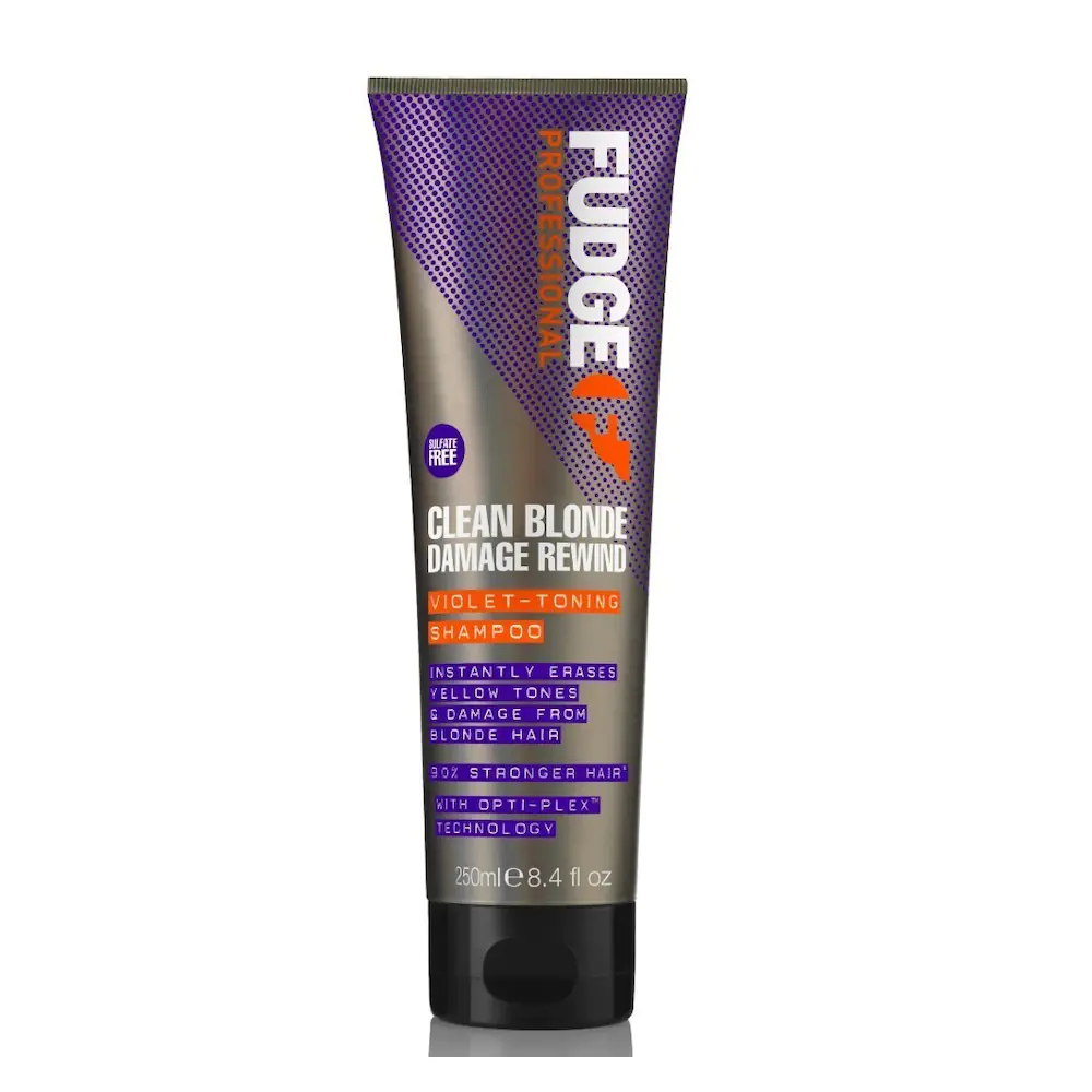 Fudge Clean Blonde Damage Rewind Fudge Clean Blonde Damage Rewind Violet-Toning Shampoo Fioletowy szampon regenerujący i tonujący włosy blond haarsham