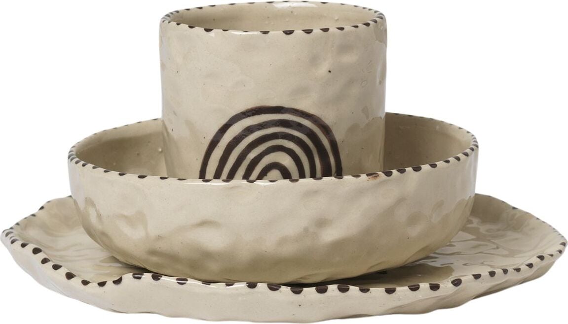 Naczynia dziecięce Naive czerwonobrązowe 3 el.