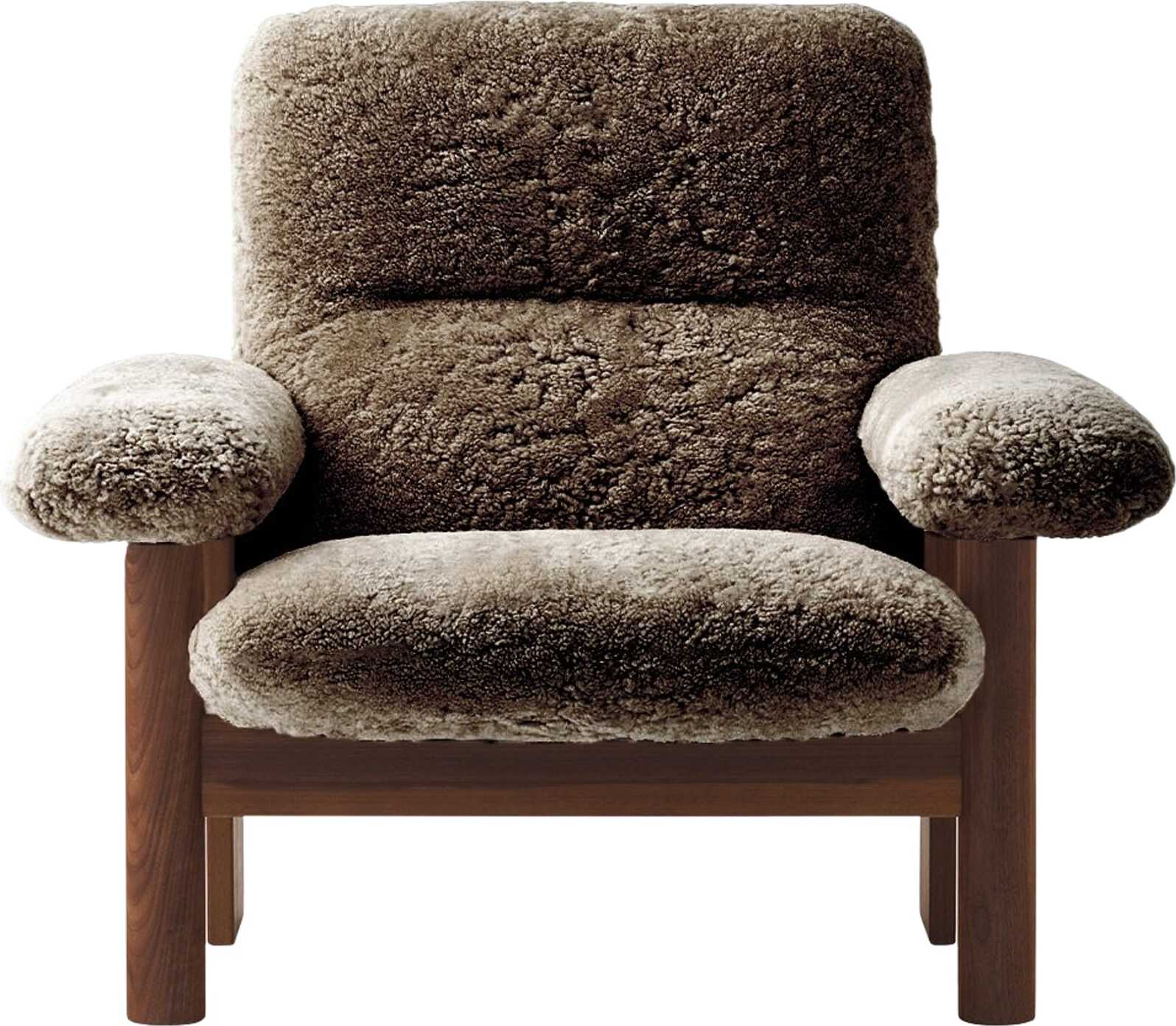 Fotel Brasilia Sheepskin brązowy na ciemnych dębowych nogach