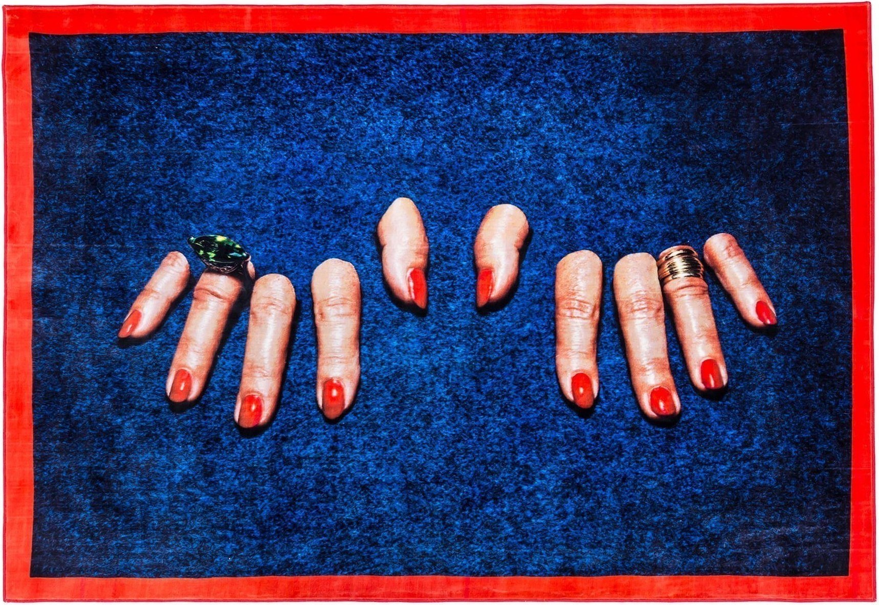 Dywan Seletti Wears Toiletpaper Fingers