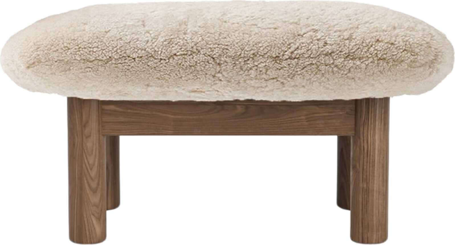 Podnóżek Brasilia Sheepskin biały na orzechowych nogach