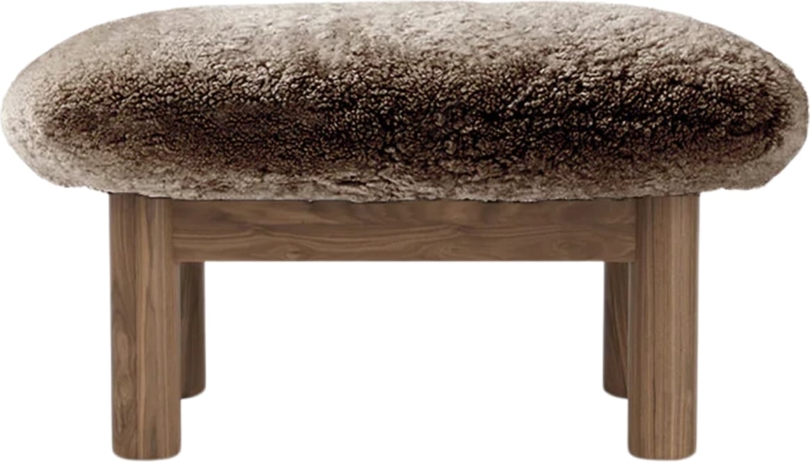 Podnóżek Brasilia Sheepskin brązowy na orzechowych nogach