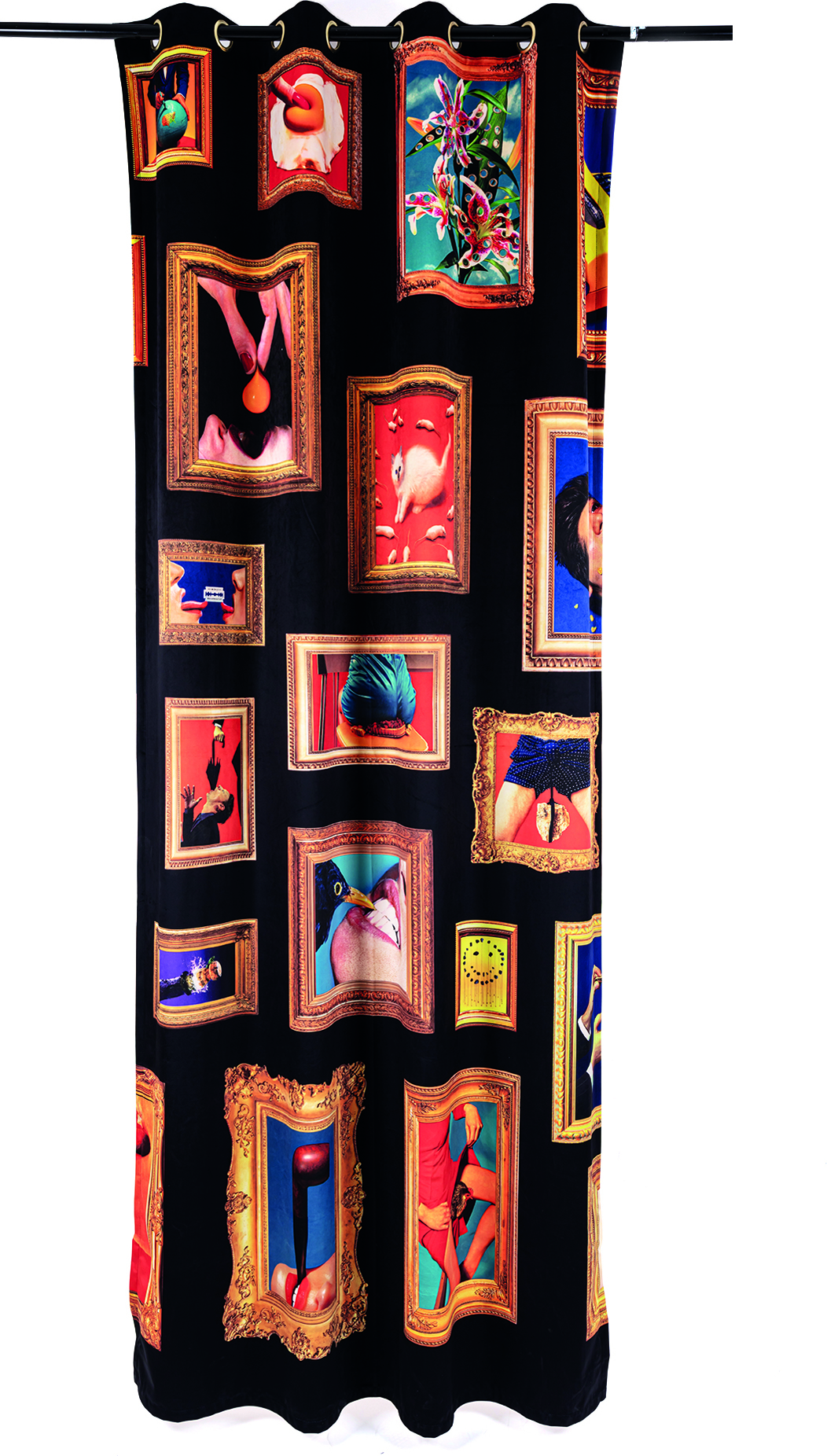 Zasłona do salonu Toiletpaper Frames prawa