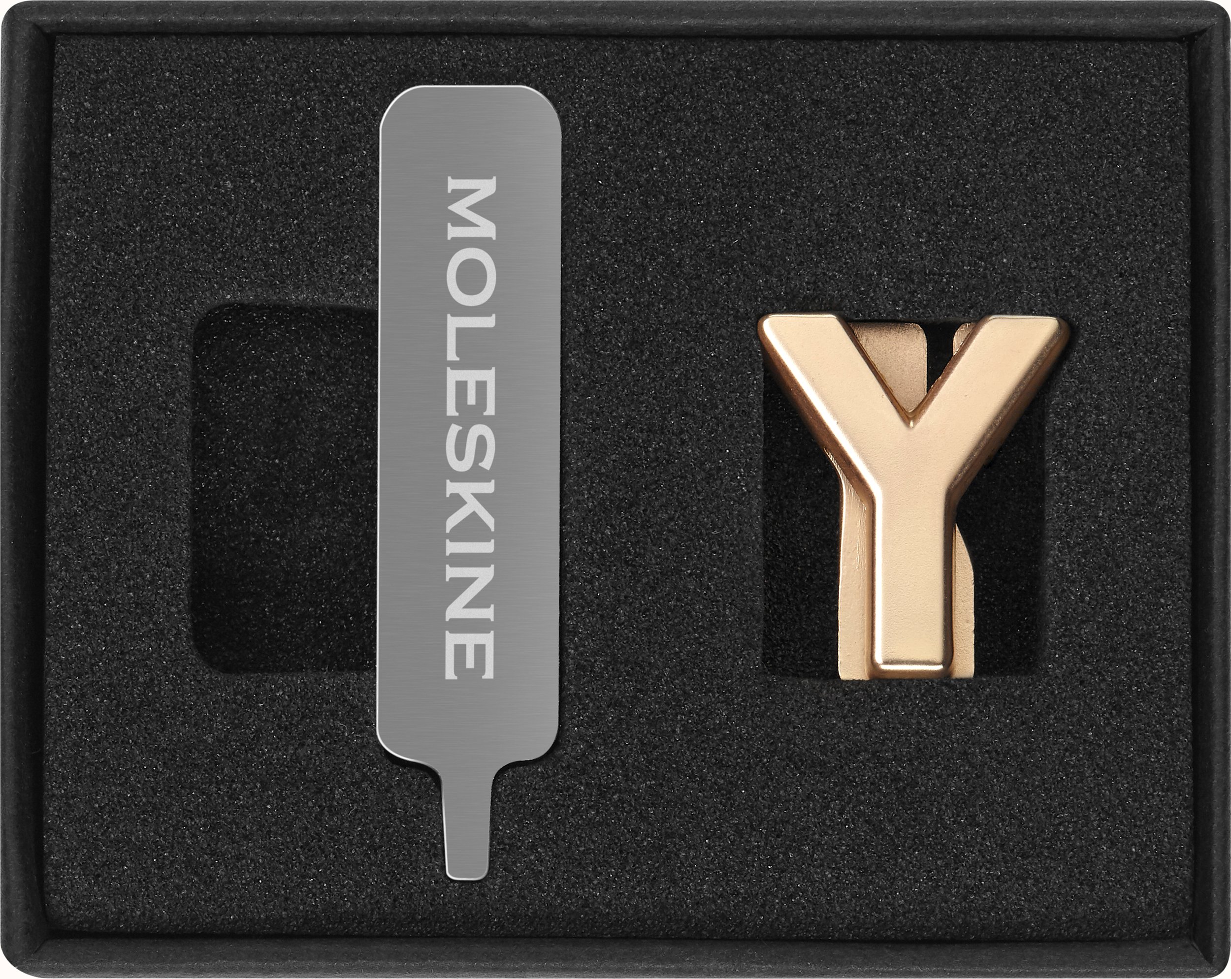 Przypinka na notes Moleskine litera Y złota