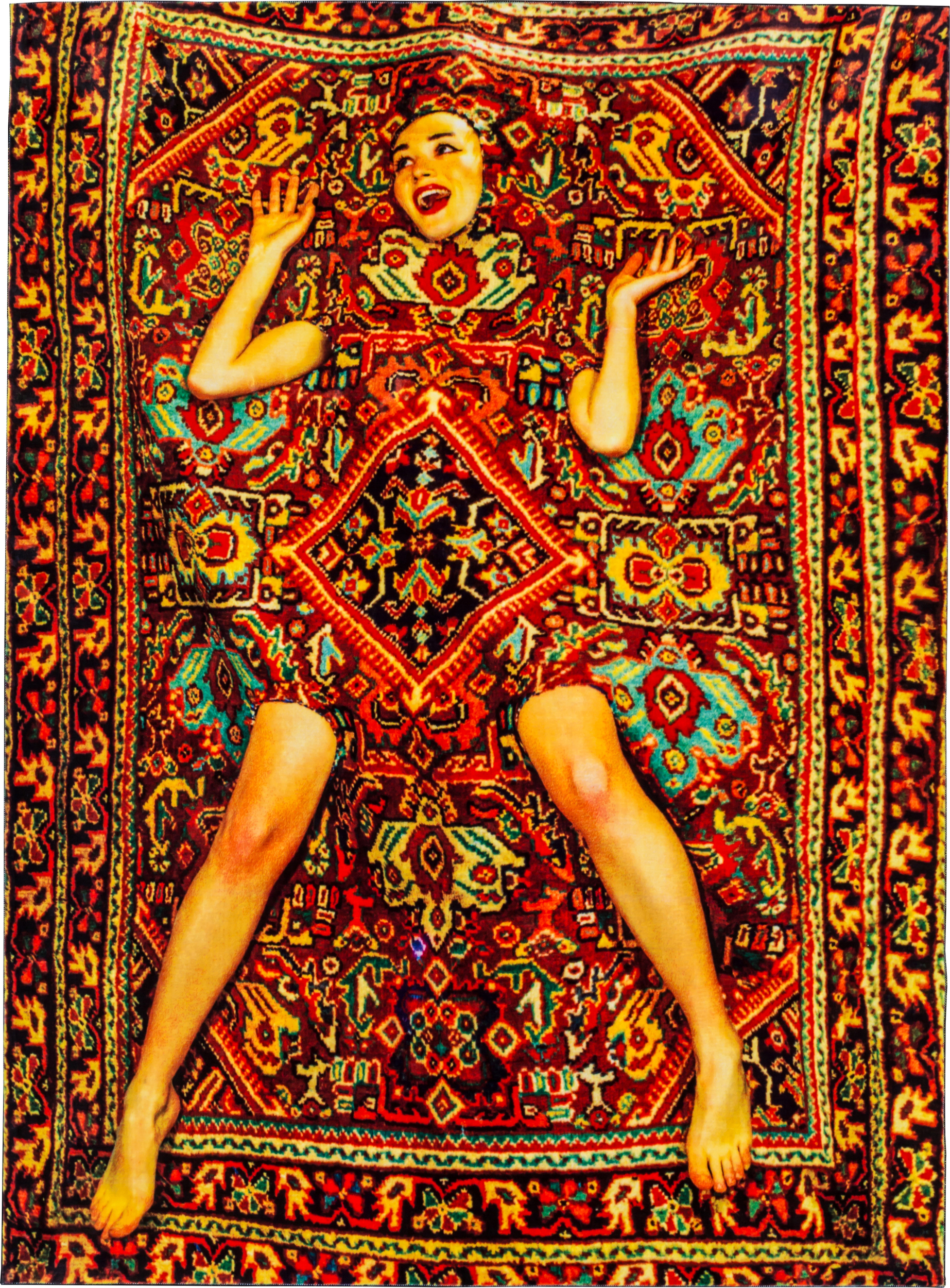 Dywan Toiletpaper Lady on Carpet 200 x 280 cm z poliamidu
