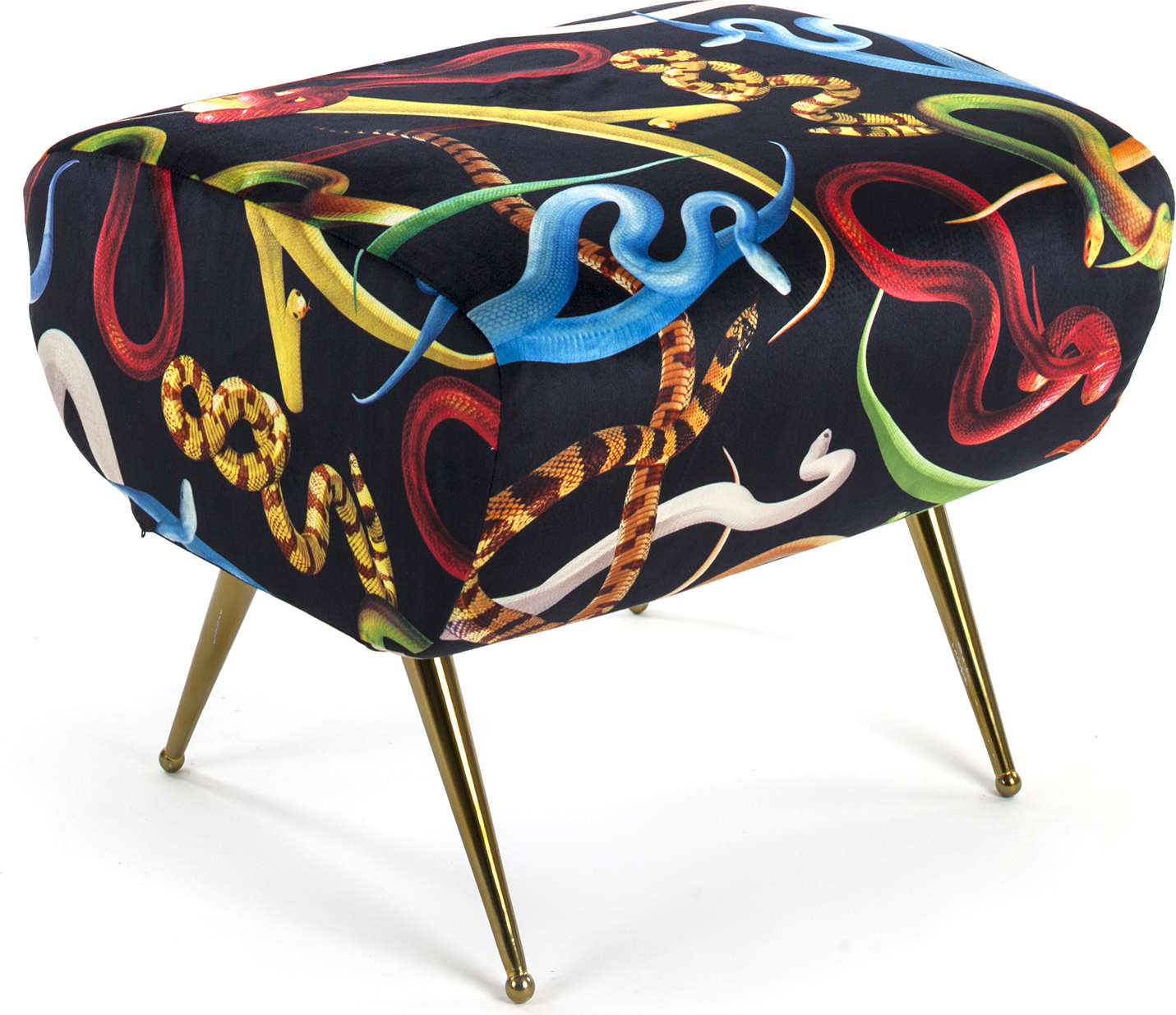 Puf Seletti Wears Toiletpaper Snakes